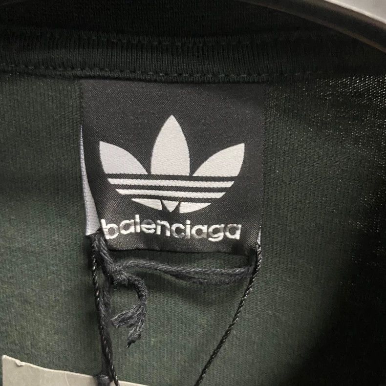 Balenciaga Balenciaga Adidas Green Embroidered Short Sleeve Shirt Size US S / EU 44-46 / 1 - 3 Thumbnail