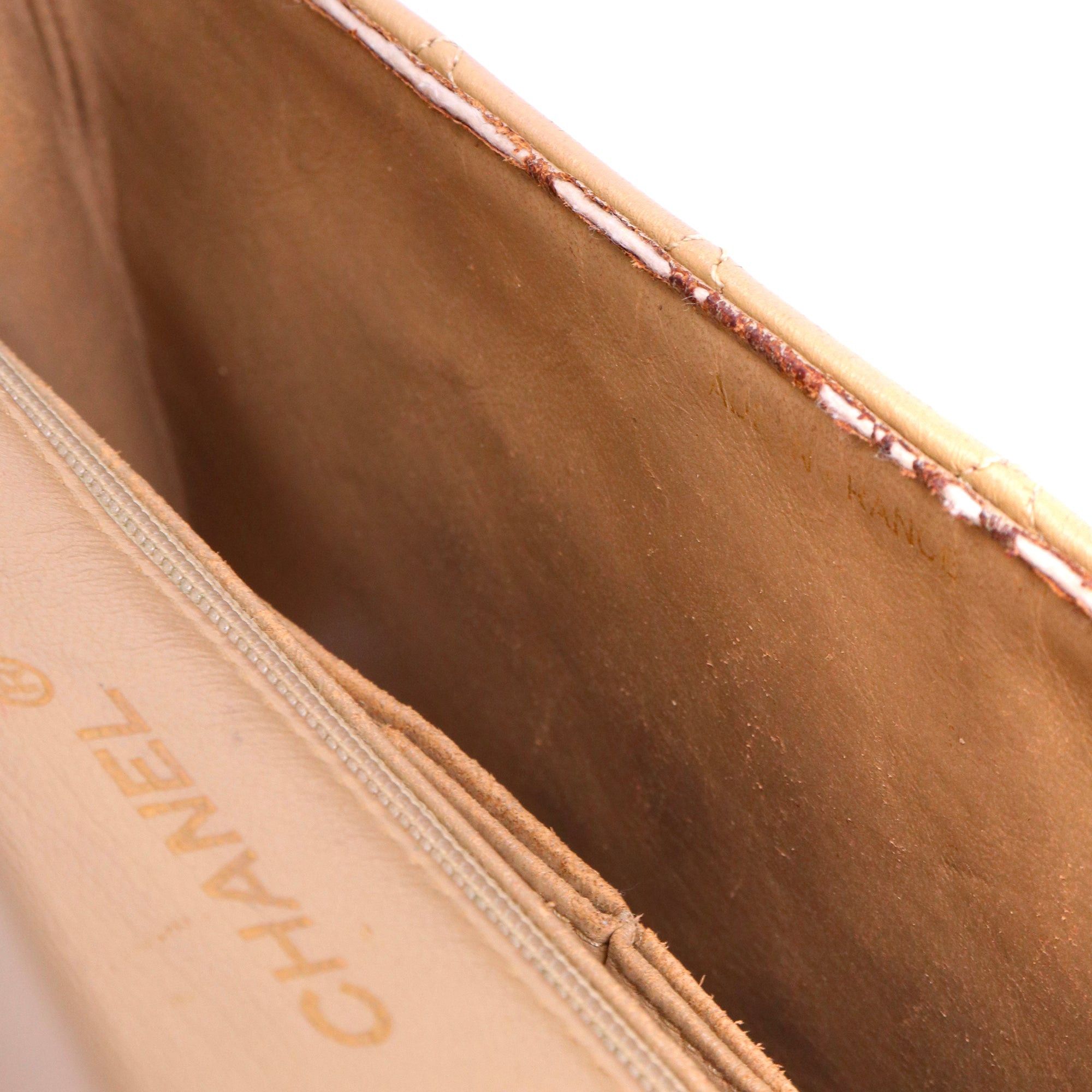 Chanel CHANEL - Chanel Classique/Timeless Full Flap handbag in vintage beige smooth leather Size ONE SIZE - 11 Thumbnail