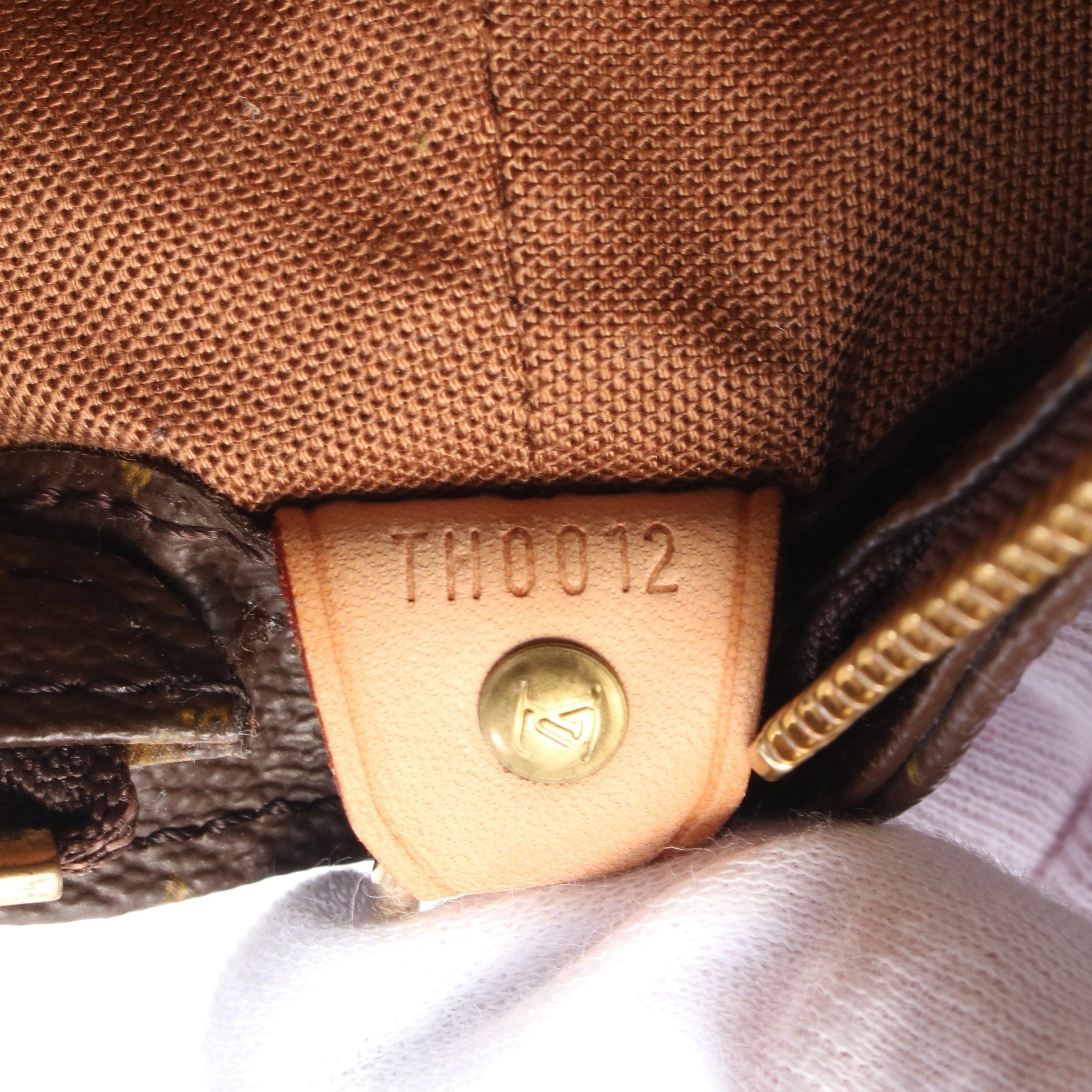 Louis Vuitton Louis Vuitton Kabamezo Monogram Shoulder Bag Tote Leather Brown Size ONE SIZE - 5 Thumbnail