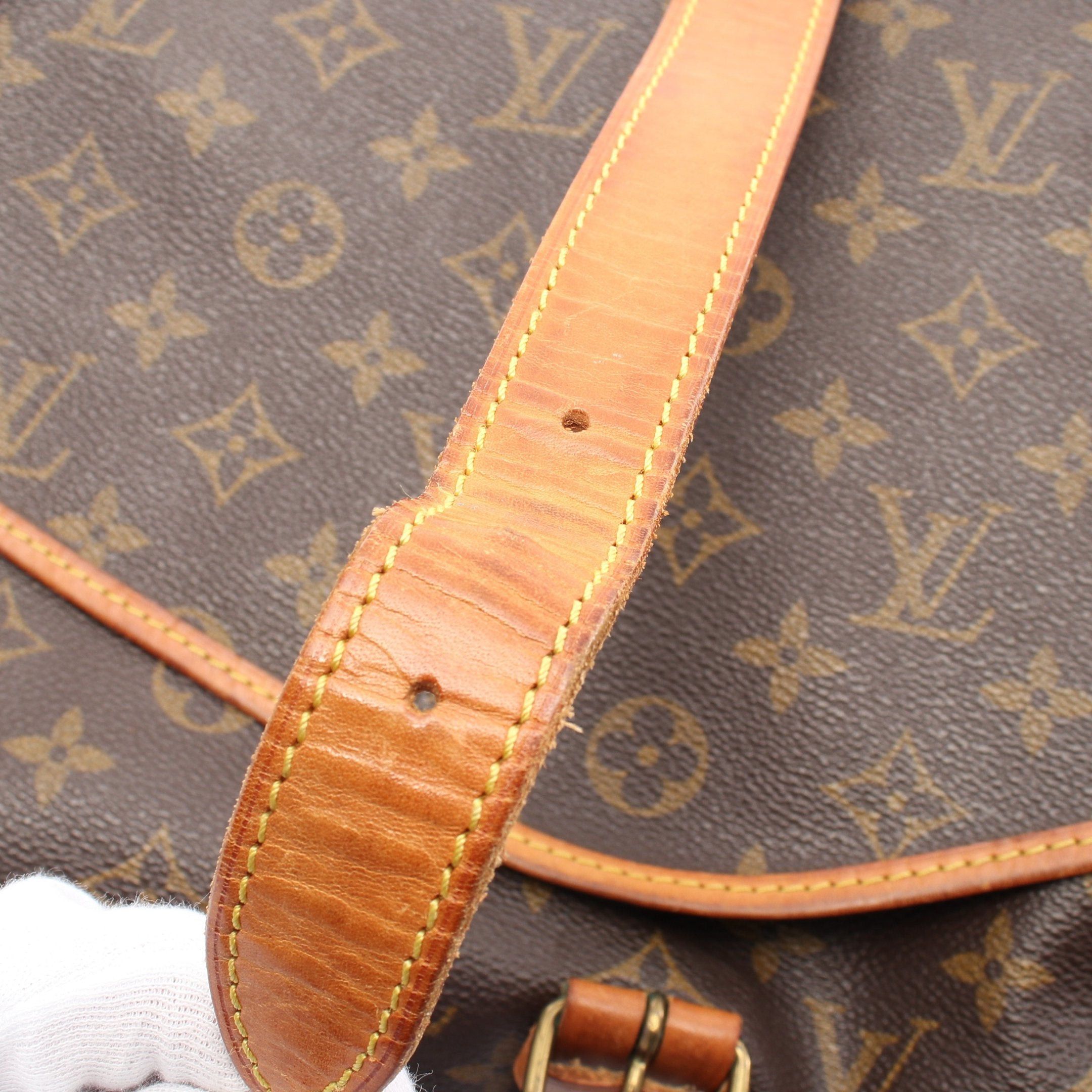 Louis Vuitton Louis Vuitton Saumur 35 Monogram Shoulder Bag Leather Brown Size ONE SIZE - 8 Thumbnail
