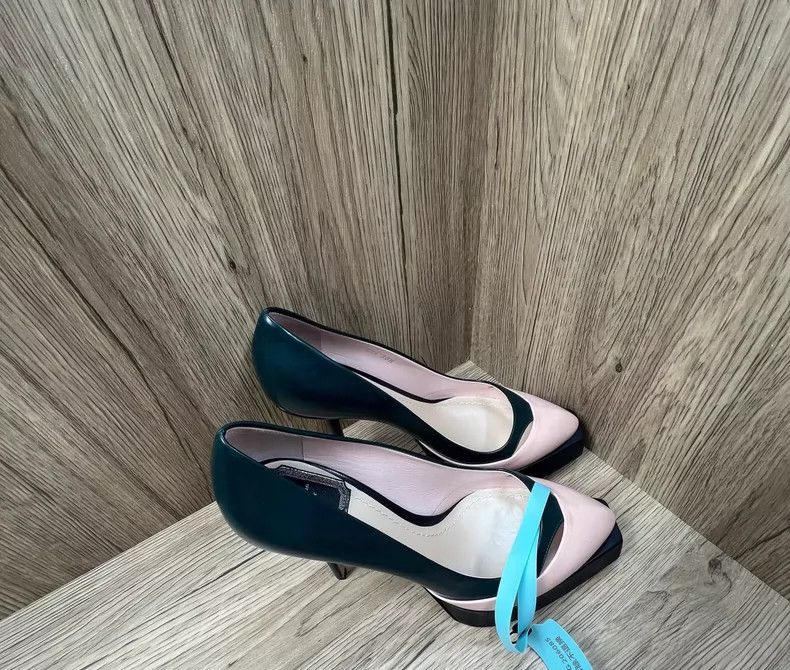 Dior Dior Color Block High Heels Size 36.5 Size US 6 / IT 36 - 6 Thumbnail