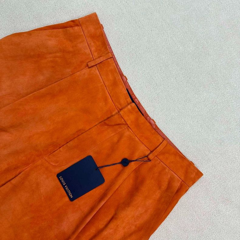 Louis Vuitton Louis Vuitton SS24 Suede Shorts Size 52 Size US 44 / EU 60 - 4 Thumbnail