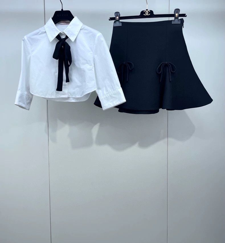 Valentino Valentino Black Bow Fish Tail Skirt Size 36" / US 14 / IT 50 - 2 Thumbnail