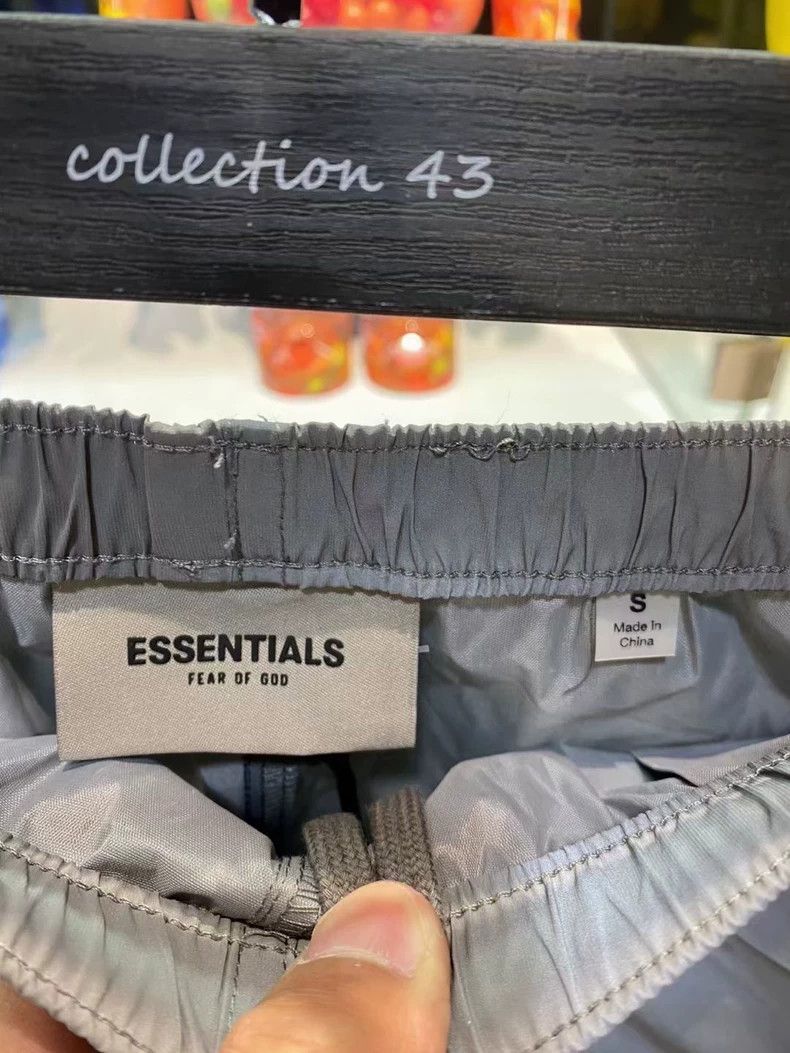 Fear of God Fear of God Logo Shorts in Size S-XXL Size US 28 / EU 44 - 2 Thumbnail