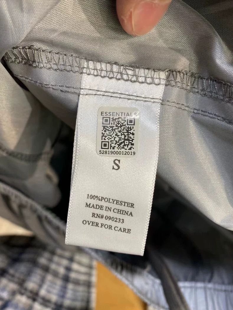 Fear of God Fear of God Logo Shorts in Size S-XXL Size US 28 / EU 44 - 3 Thumbnail