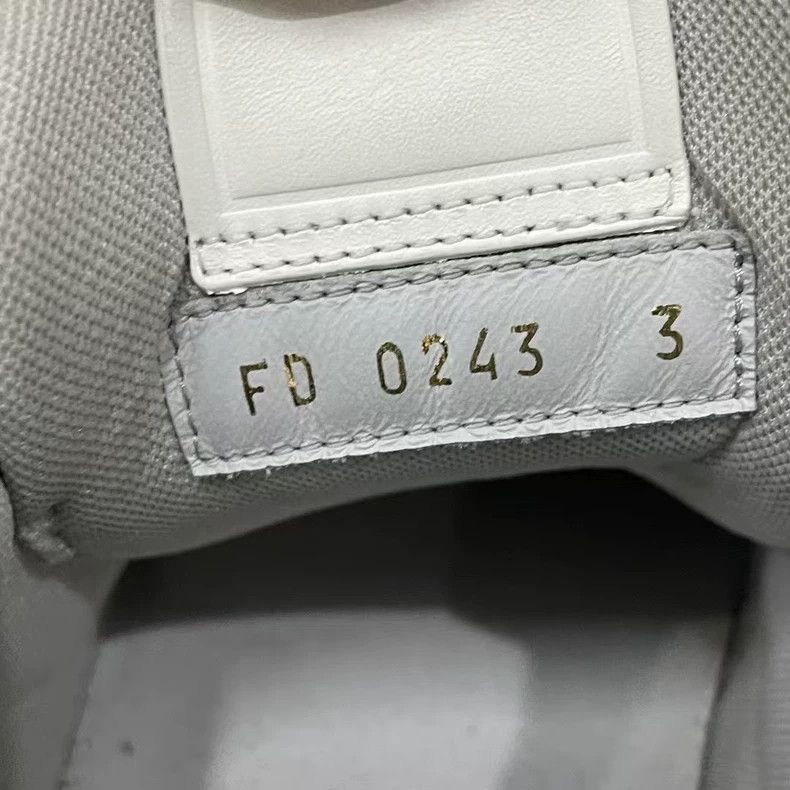 Louis Vuitton Louis Vuitton White Concrete Sneakers Size 3 Size US 5 / EU 37 - 8 Thumbnail