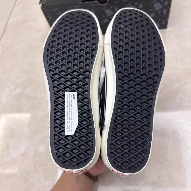 Undefeated Vans Old Skool UNDEFEATED Skate Shoes Size US 7.5 / EU 40-41 - 9 Thumbnail