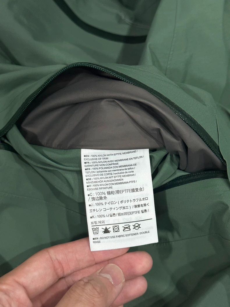 Arc'teryx Arcteryx Beta SL Softshell Jacket in Green Size US XL / EU 56 / 4 - 6 Thumbnail