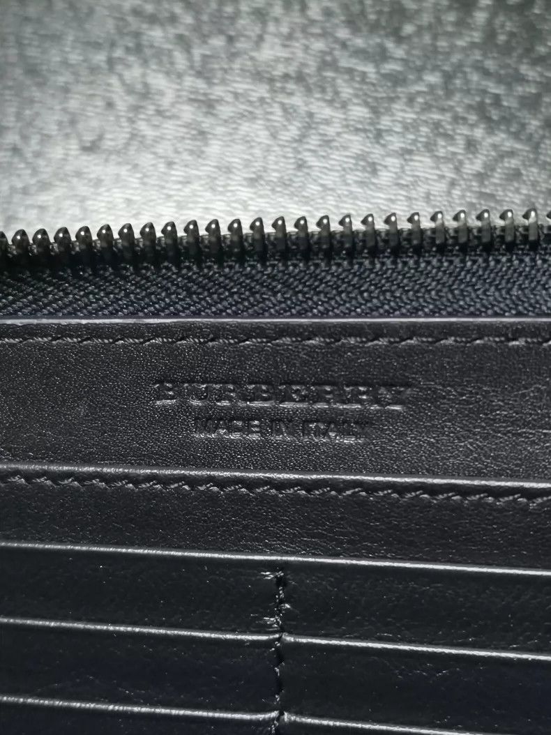 Burberry Burberry Men's Wallet Handbag Clutch Purse Size ONE SIZE - 5 Thumbnail
