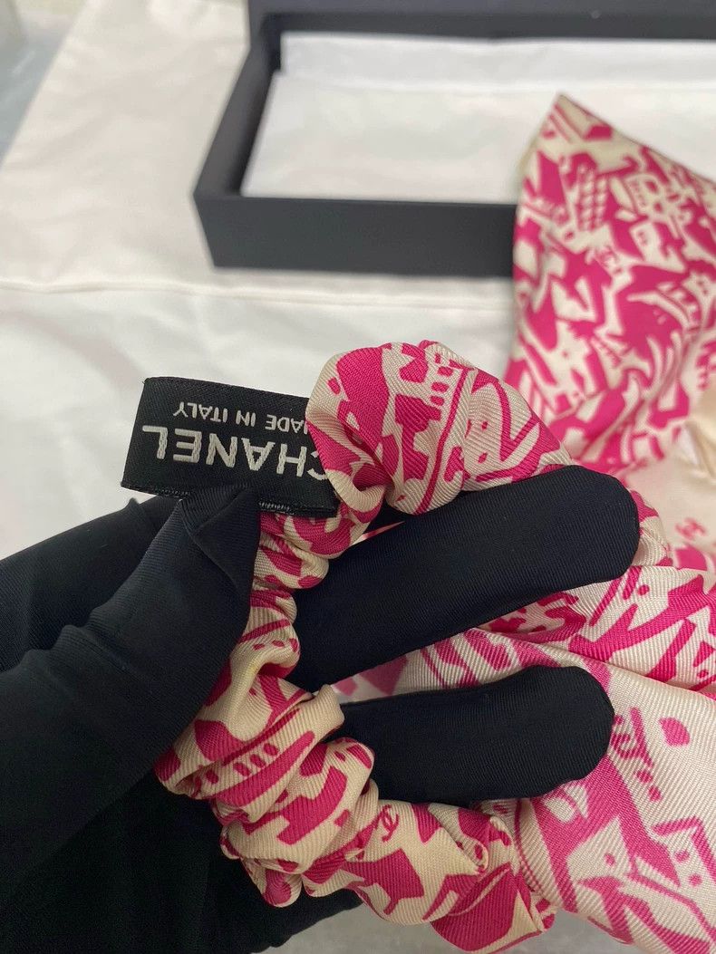 Chanel Chanel Two-in-One Ribbon Hair Scrunchie Size ONE SIZE - 3 Thumbnail