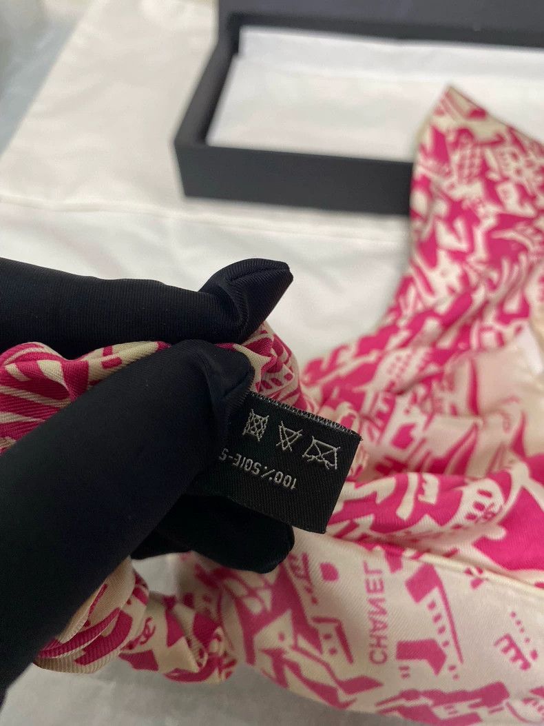 Chanel Chanel Two-in-One Ribbon Hair Scrunchie Size ONE SIZE - 5 Thumbnail