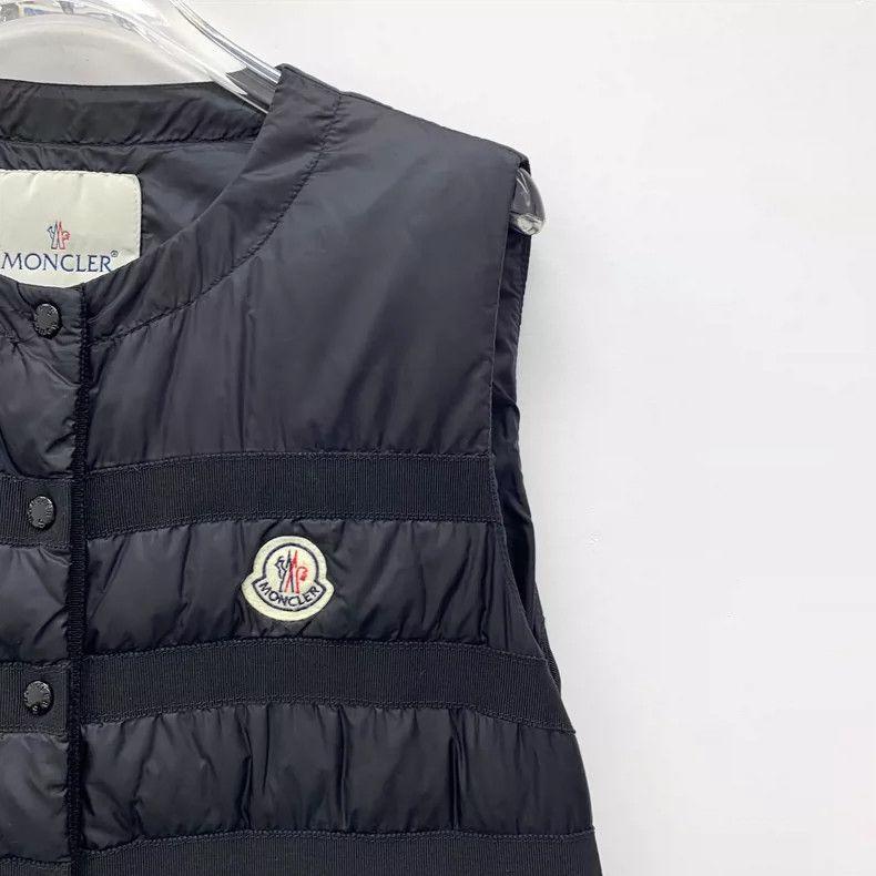 Moncler Moncler Black Padded Vest with Logo Patch Size US M / EU 48-50 / 2 - 3 Thumbnail