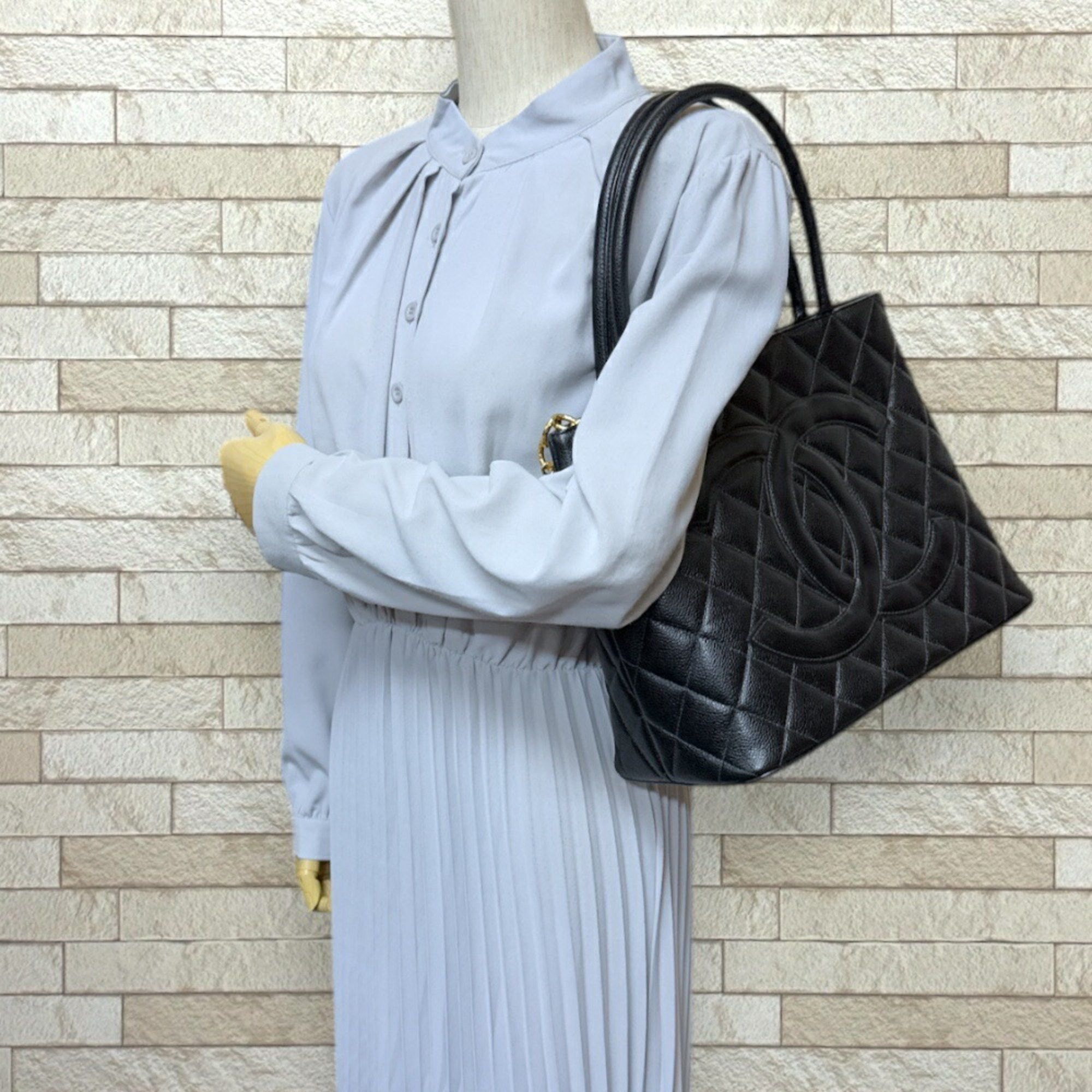 Chanel Chanel Medaillon tote Size ONE SIZE - 8 Thumbnail