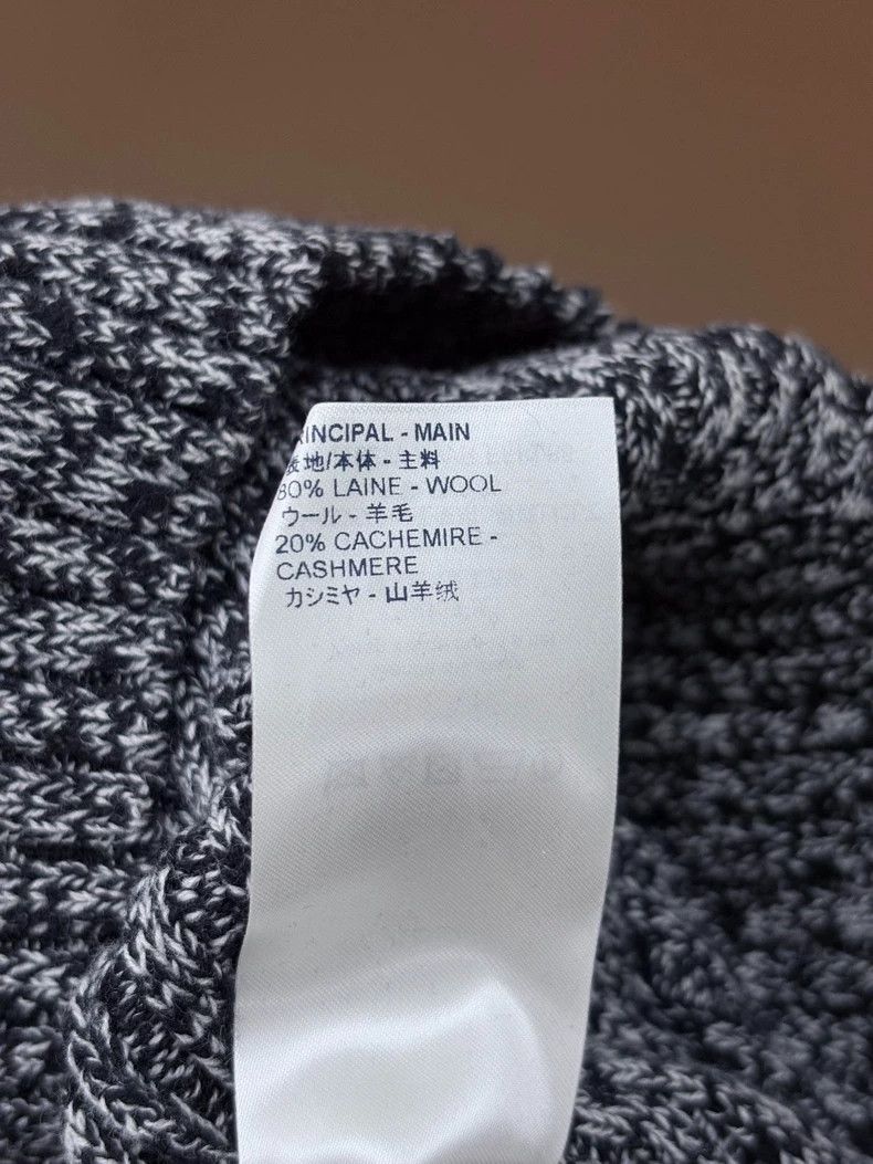 Louis Vuitton Louis Vuitton Knit Sweater With Floral Sleeves Size US M / EU 48-50 / 2 - 5 Thumbnail