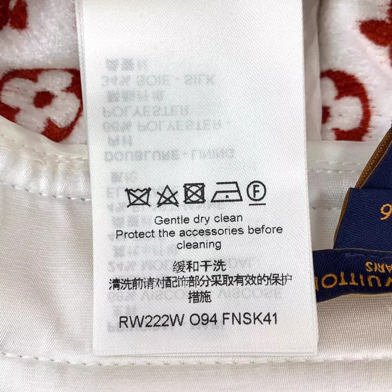 Louis Vuitton Louis Vuitton Red Logo A-Line Skirt Size US 36 / EU 52 - 6 Thumbnail