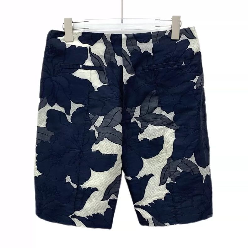 Chloe Floral Print Casual Shorts in Navy Blue Size US 36 / EU 52 - 2 Thumbnail