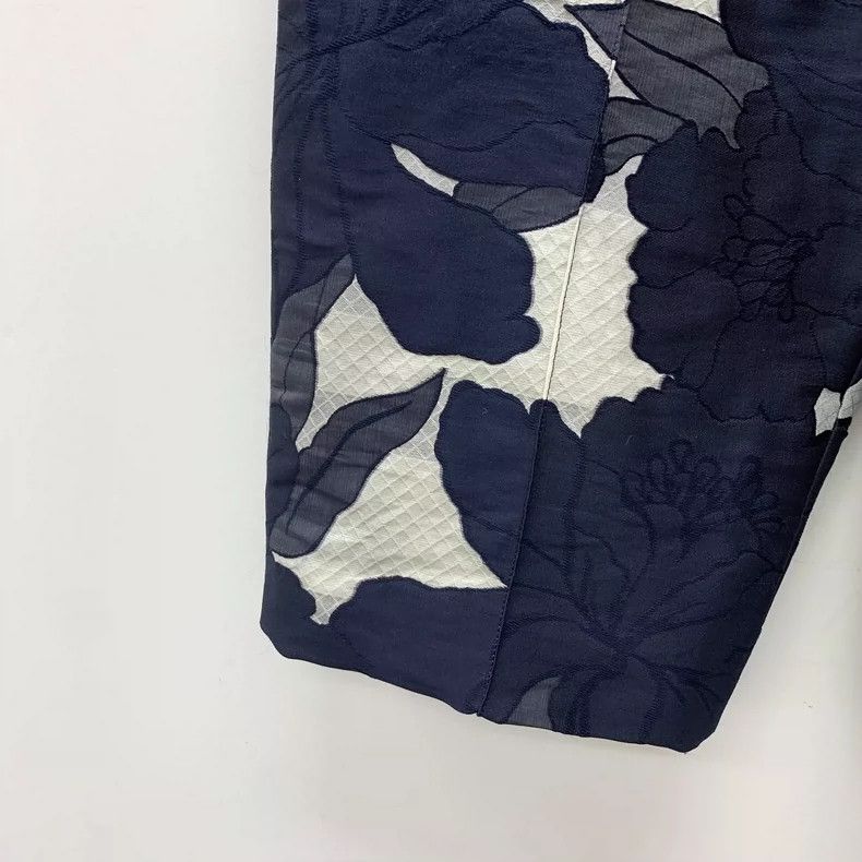 Chloe Floral Print Casual Shorts in Navy Blue Size US 36 / EU 52 - 4 Thumbnail