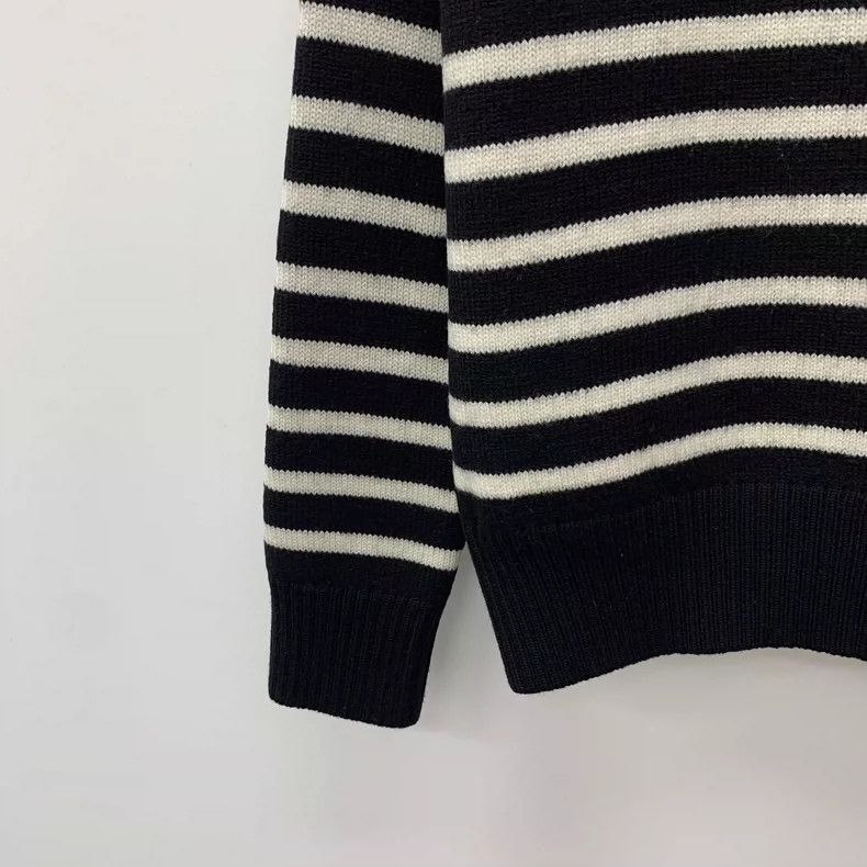 AMI Wool Turtleneck Sweater with Heart Design Size US S / EU 44-46 / 1 - 4 Thumbnail