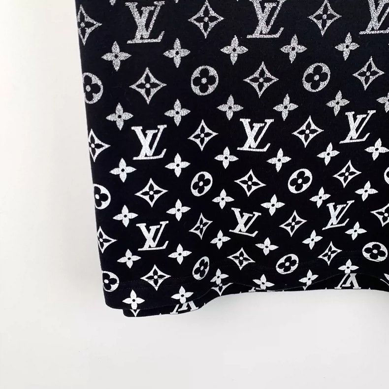 Louis Vuitton Louis Vuitton Color Block Logo Cotton T-Shirt Size US L / EU 52-54 / 3 - 4 Thumbnail
