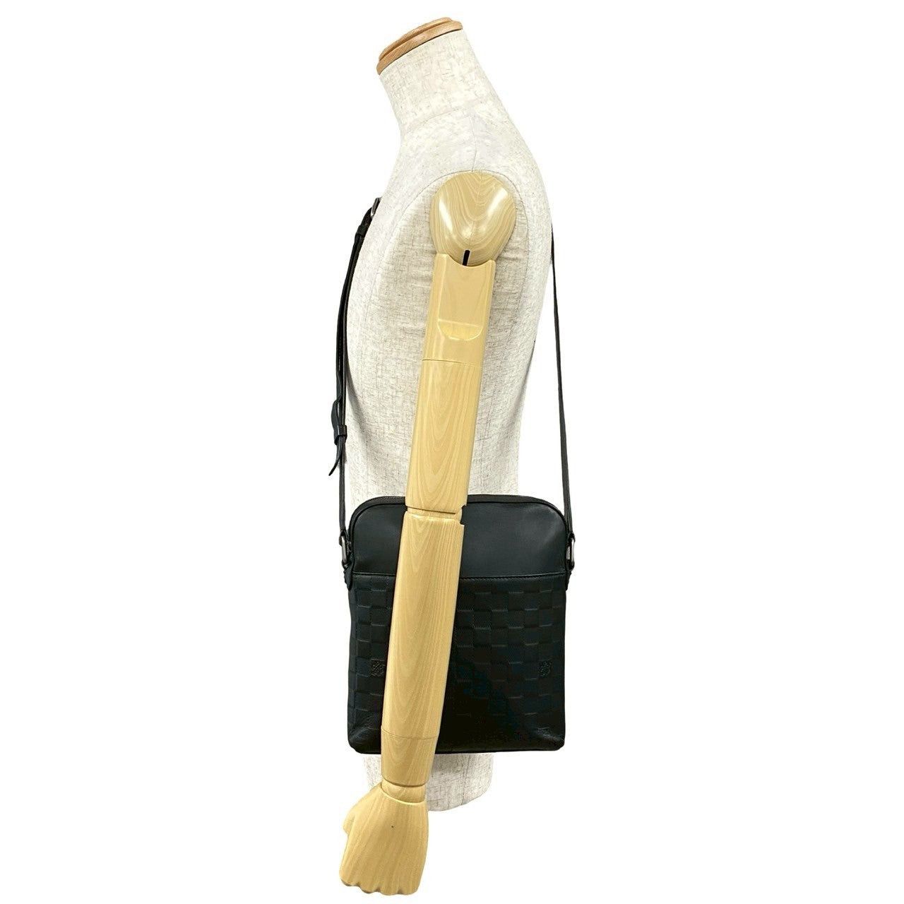 Louis Vuitton Louis Vuitton Shoulder Bag Black Leather Size ONE SIZE - 2 Thumbnail