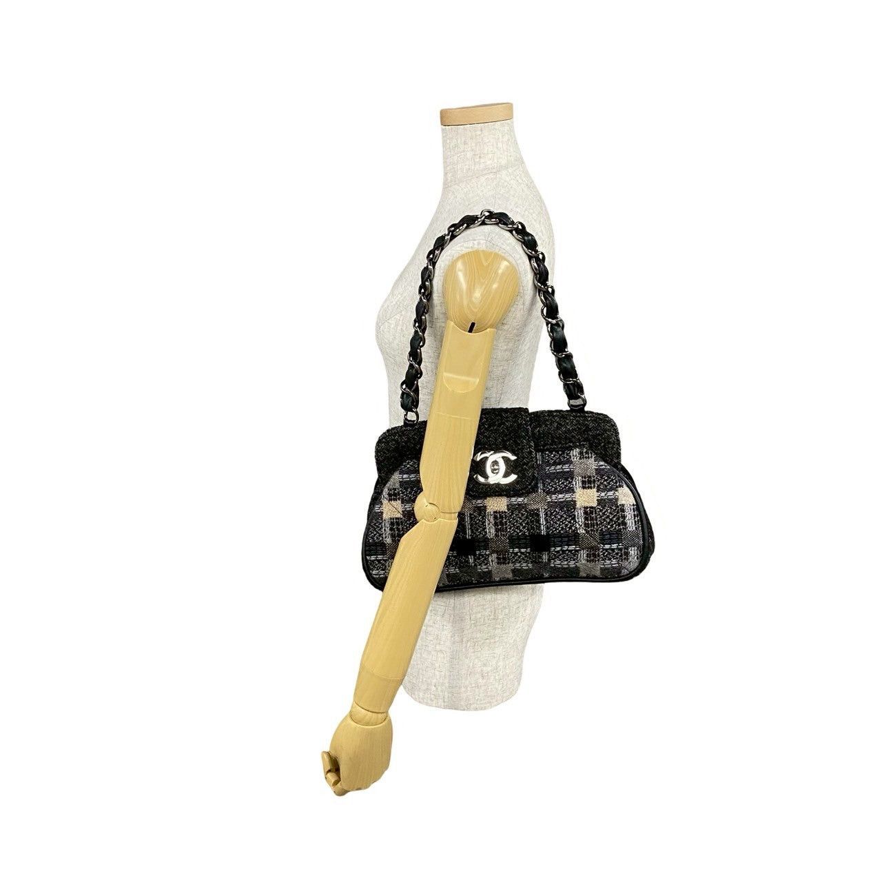 Chanel Chanel Shoulder Bag Black Tweed Size ONE SIZE - 2 Thumbnail