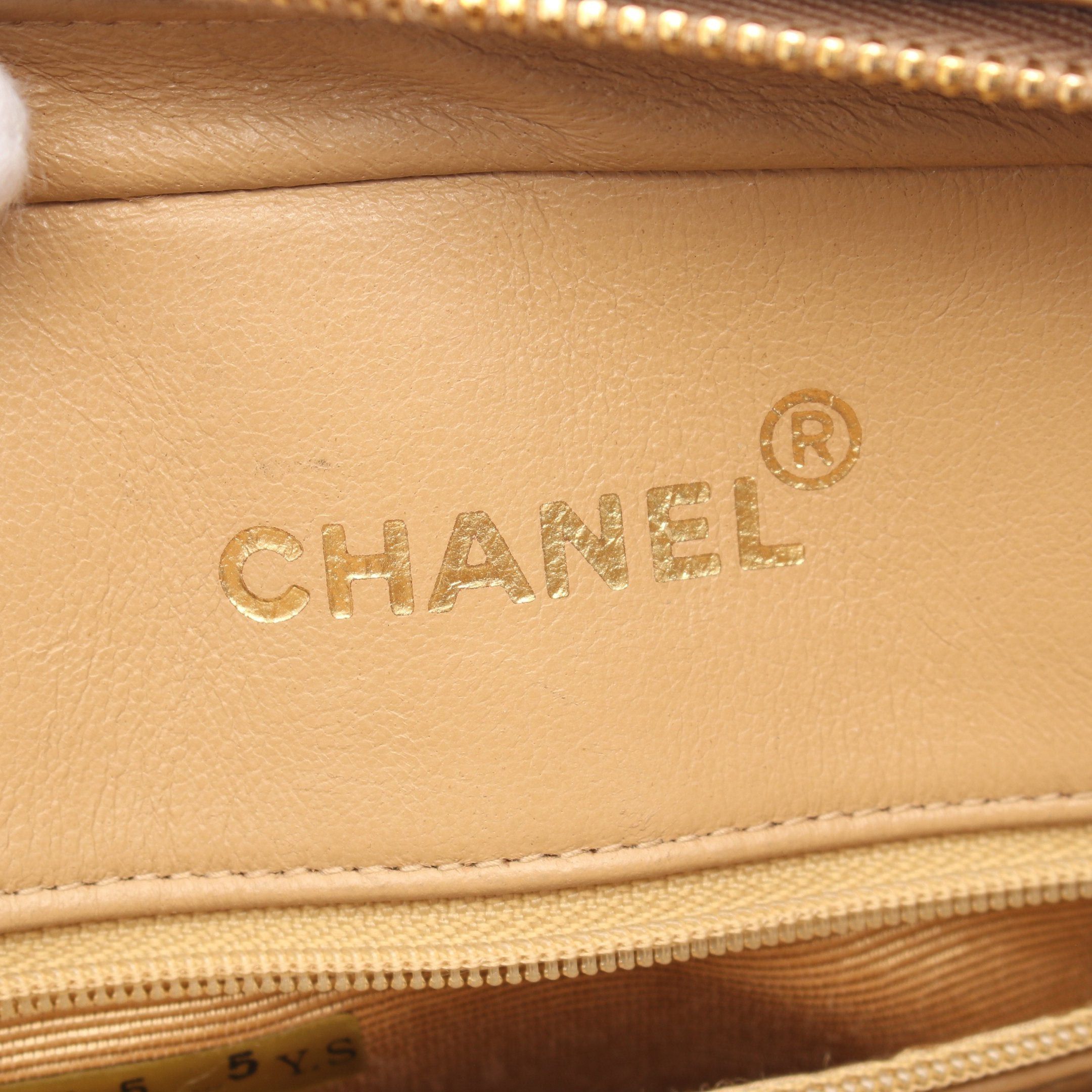 Chanel Chanel Matelasse Chain Shoulder Bag Lambskin Beige Gold Hardware Fringe Size ONE SIZE - 4 Thumbnail