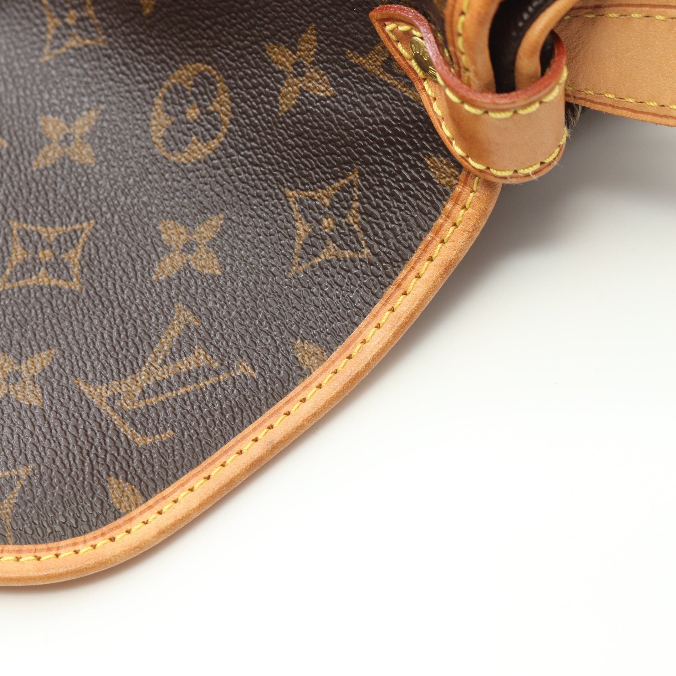 Louis Vuitton Louis Vuitton Saumur 30 Monogram Shoulder Bag Leather Brown Size ONE SIZE - 7 Thumbnail