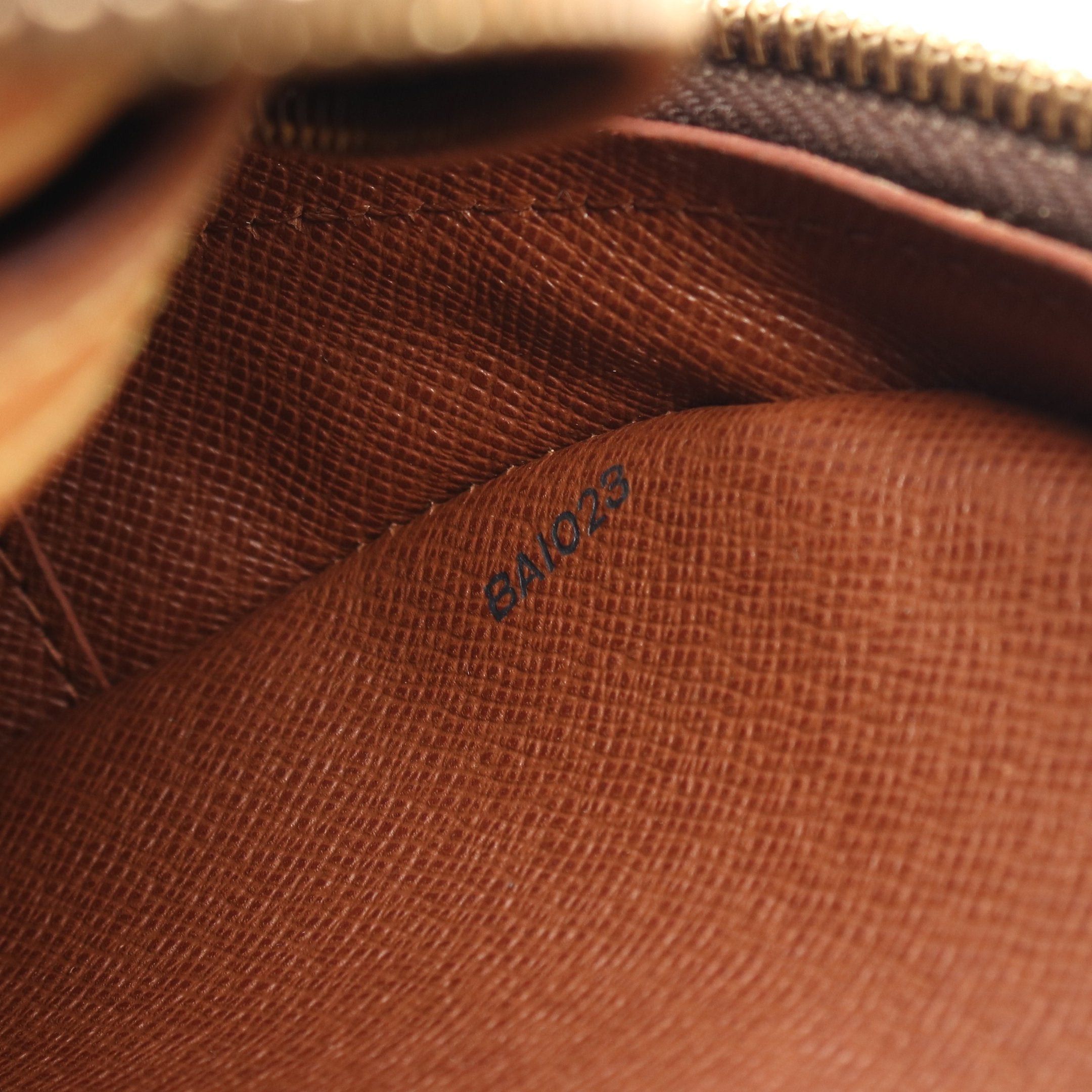 Louis Vuitton Louis Vuitton Blower Monogram Shoulder Bag Leather Brown Size ONE SIZE - 5 Thumbnail