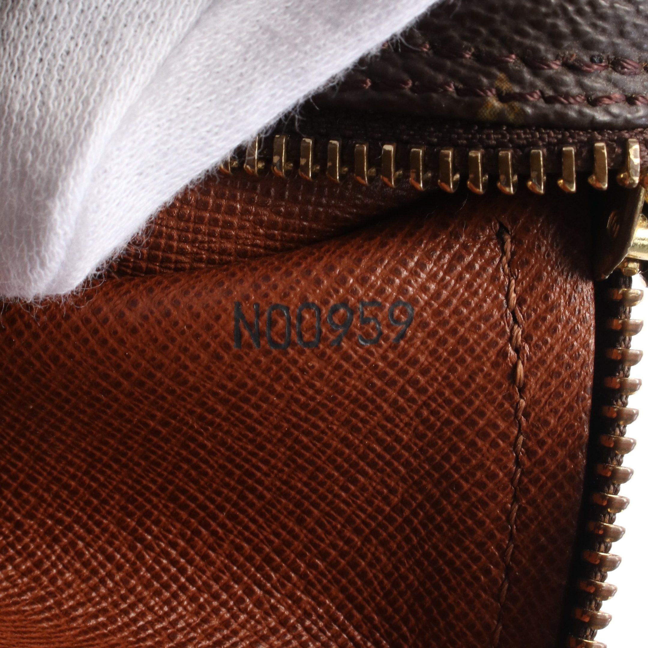 Louis Vuitton Louis Vuitton Papillon 30 Monogram Old Model Handbag Leather Brown Size ONE SIZE - 8 Thumbnail