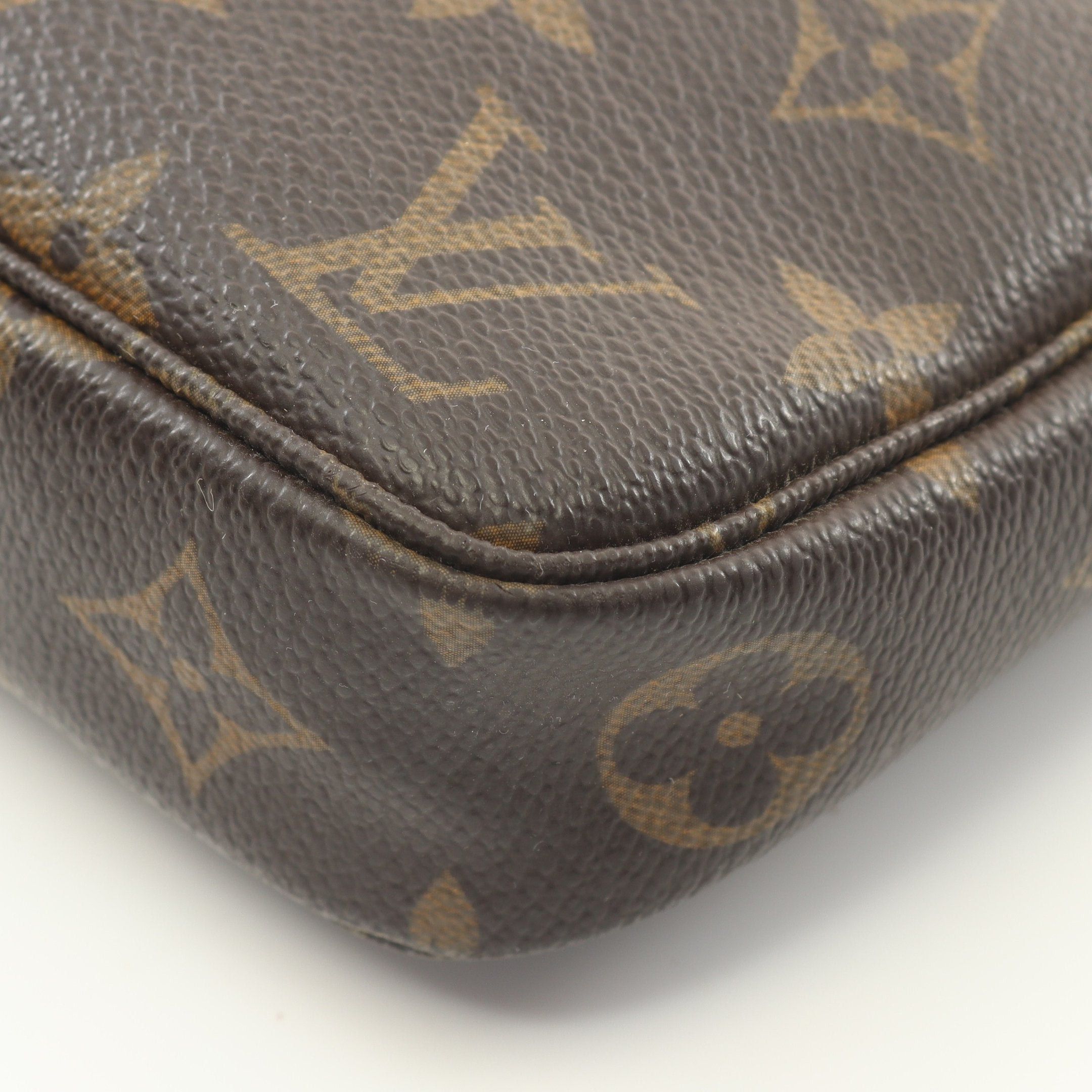 Louis Vuitton Louis Vuitton Pochette Accessoires Monogram Handbag Leather Brown Size ONE SIZE - 8 Thumbnail