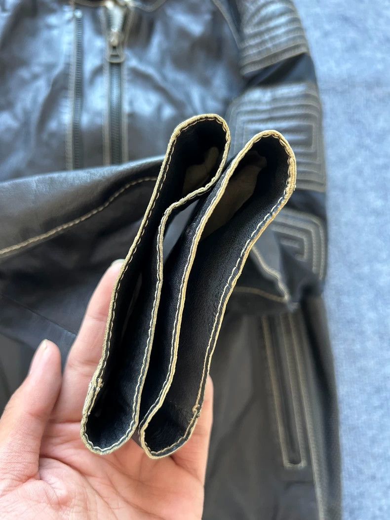 Emporio Armani HUGO BOSS Leather Motorcycle Jacket with Unique Design Size US L / EU 52-54 / 3 - 3 Thumbnail