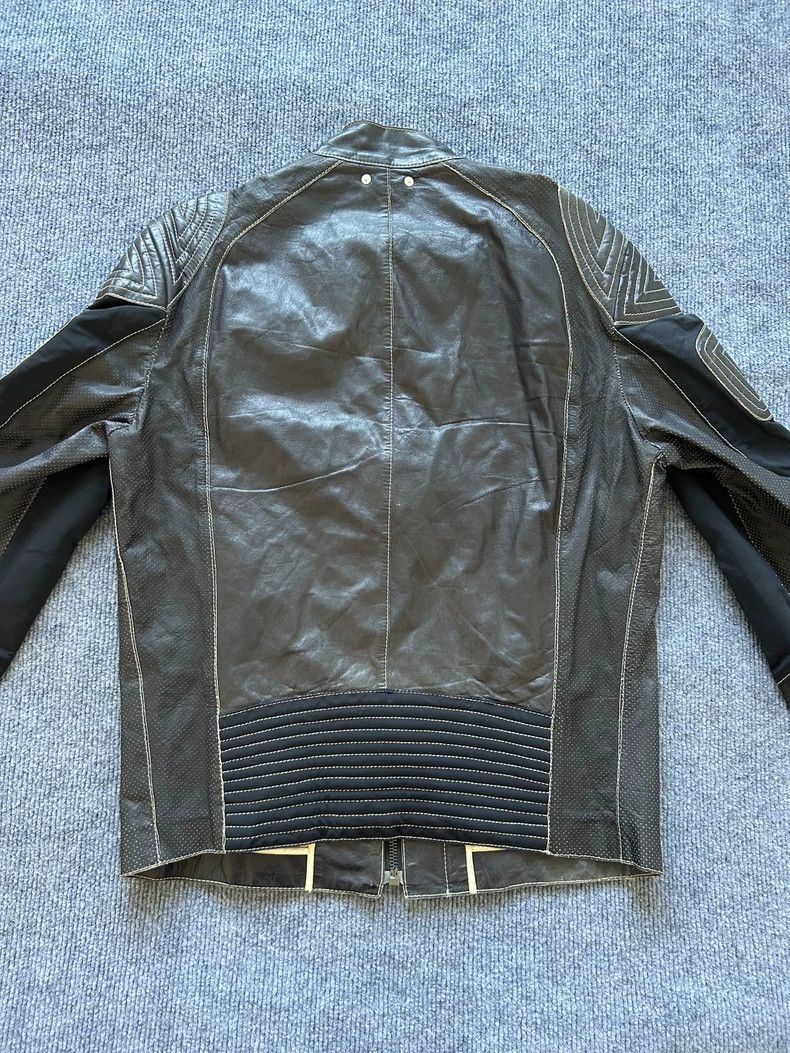 Emporio Armani HUGO BOSS Leather Motorcycle Jacket with Unique Design Size US L / EU 52-54 / 3 - 5 Thumbnail