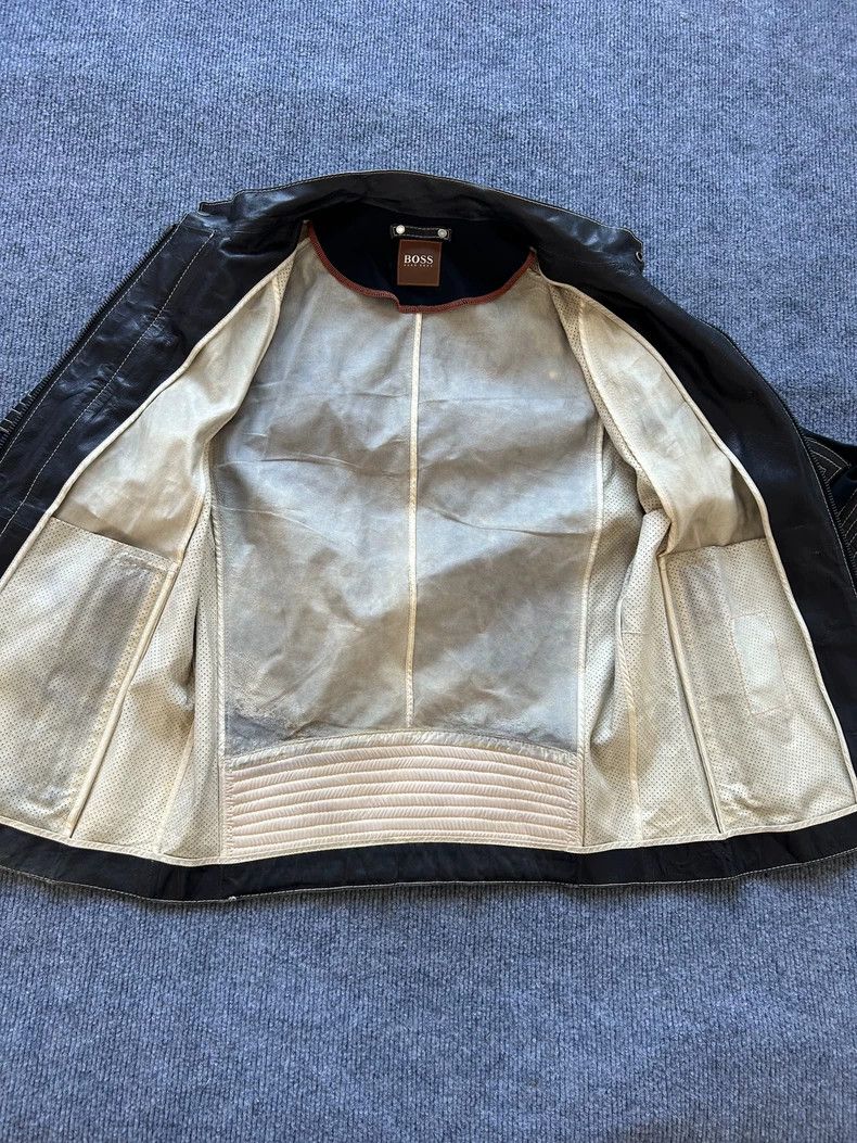 Emporio Armani HUGO BOSS Leather Motorcycle Jacket with Unique Design Size US L / EU 52-54 / 3 - 7 Thumbnail