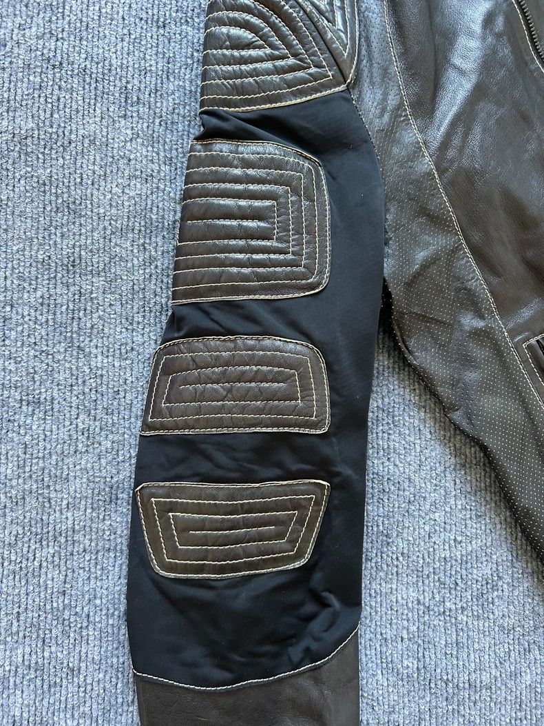 Emporio Armani HUGO BOSS Leather Motorcycle Jacket with Unique Design Size US L / EU 52-54 / 3 - 6 Thumbnail