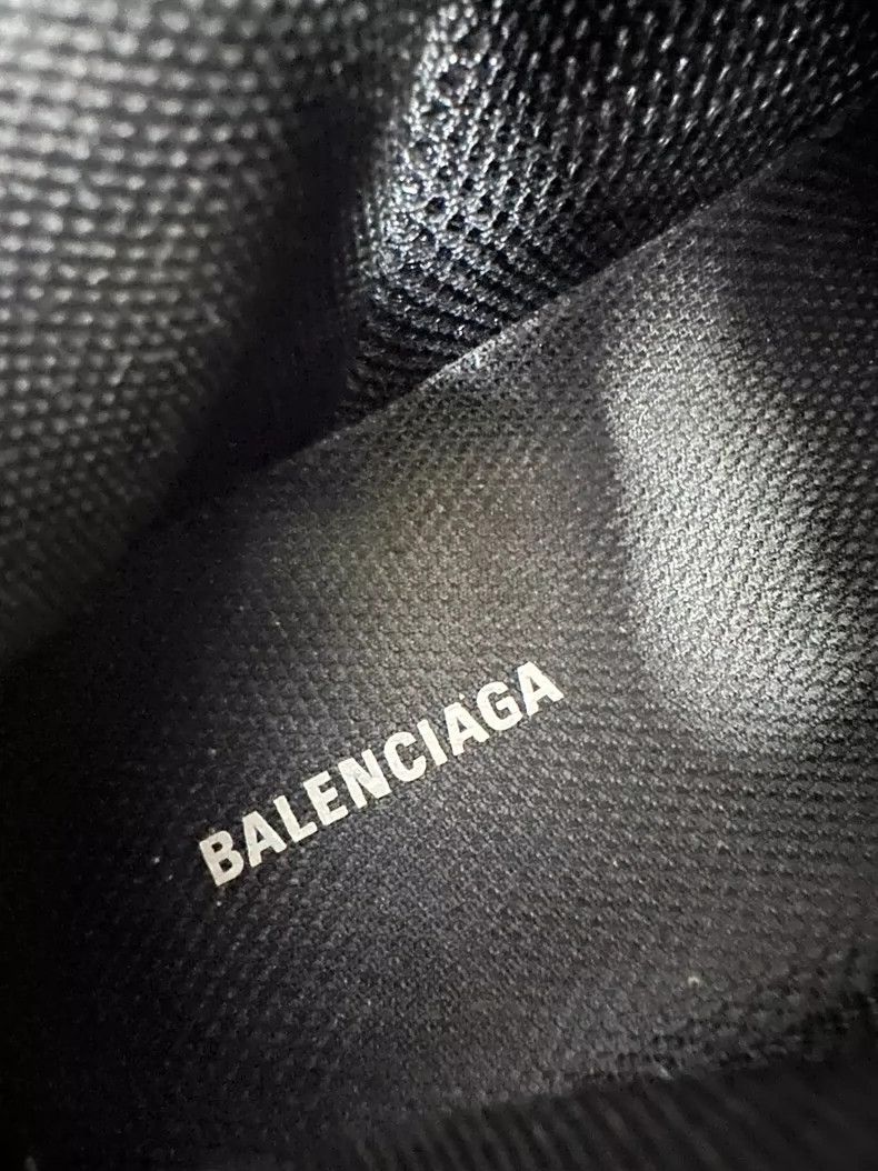 Balenciaga Balenciaga Triple S Black Green Women's Sneakers Size US 6 / EU 39 - 7 Thumbnail