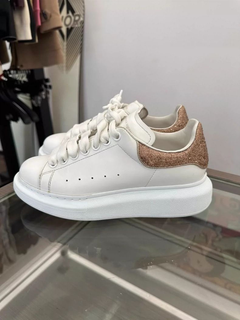 Alexander McQueen Alexander McQueen White Platform Sneakers for Women Size US 7.5 / EU 40-41 - 3 Thumbnail