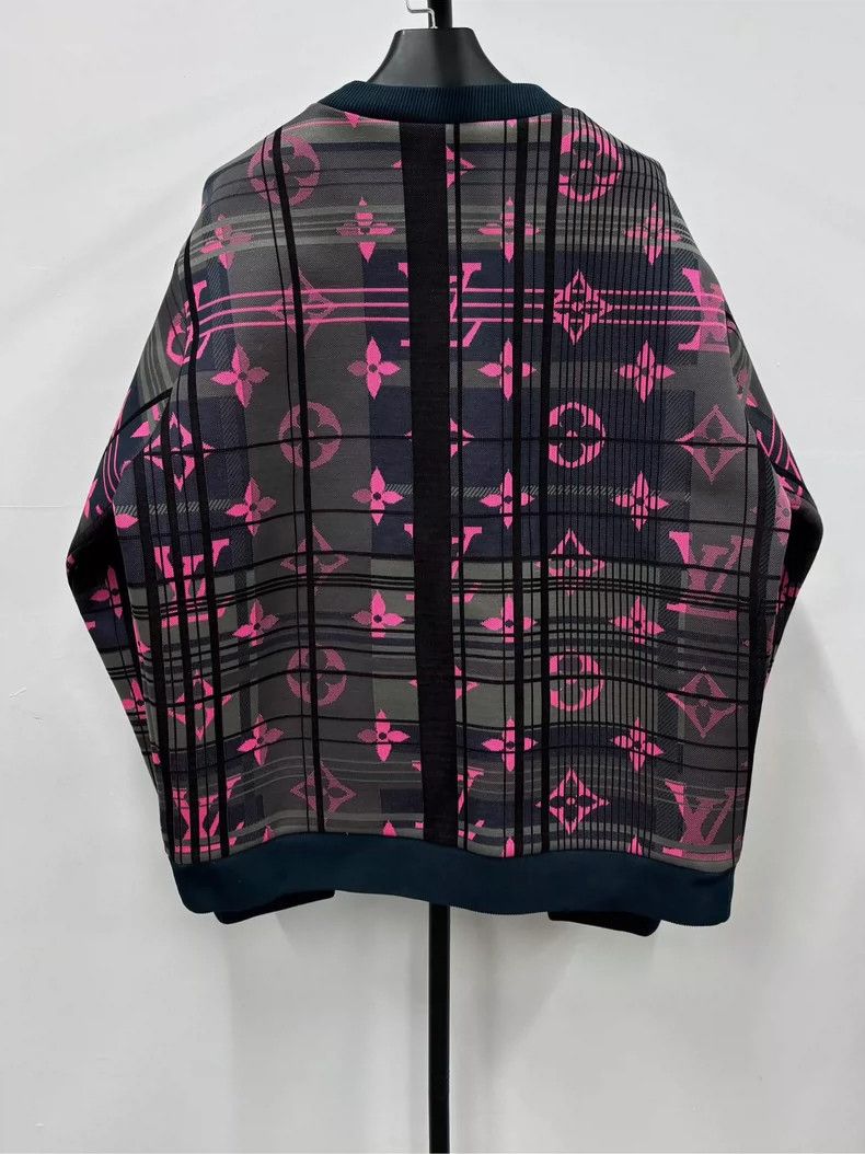 Louis Vuitton Louis Vuitton Printed Long Sleeve Sweatshirt Size US XXL / EU 58 / 5 - 2 Thumbnail