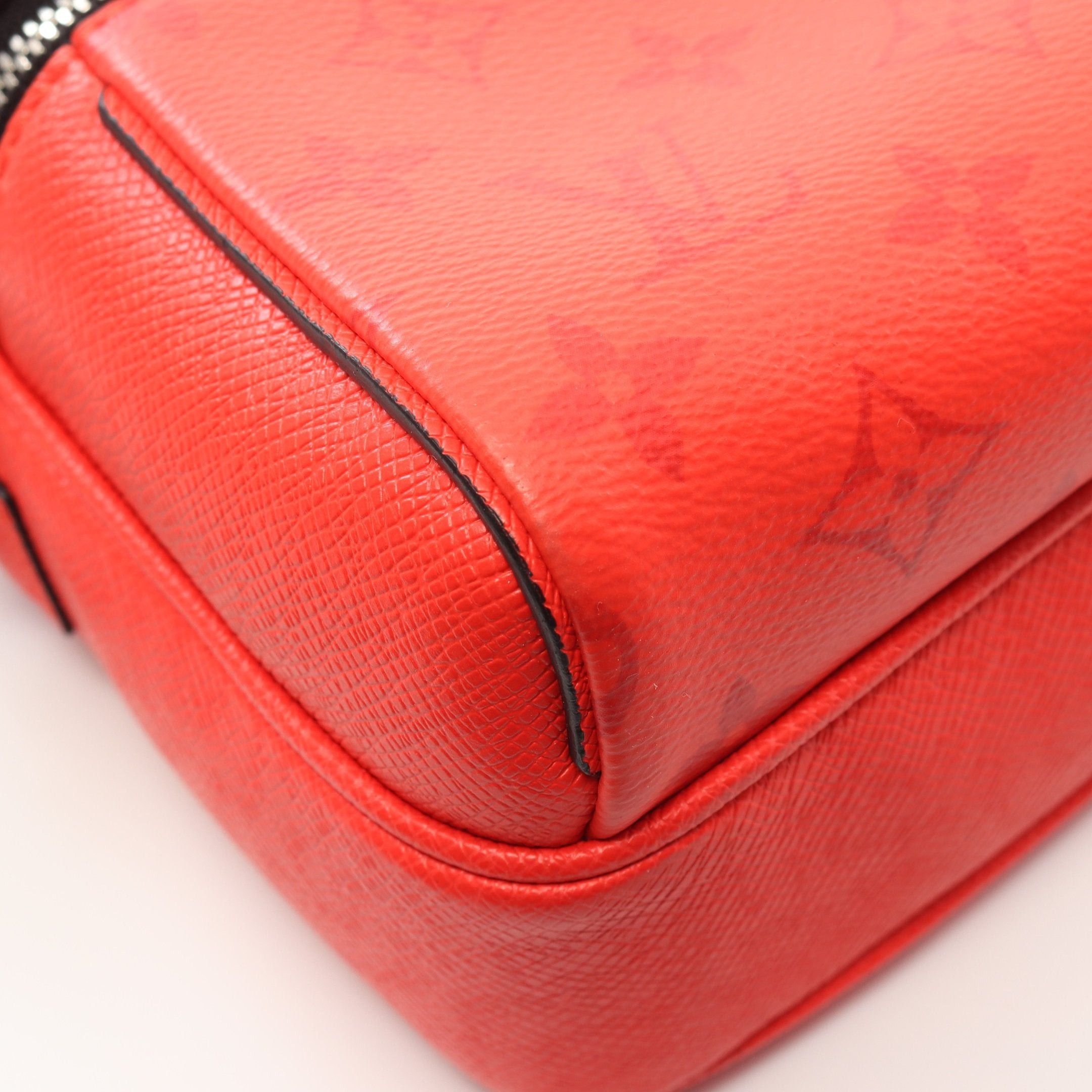 Louis Vuitton Louis Vuitton Outdoor Messenger Pm Taigarama Rouge Shoulder Bag Leather Red Size ONE SIZE - 5 Thumbnail