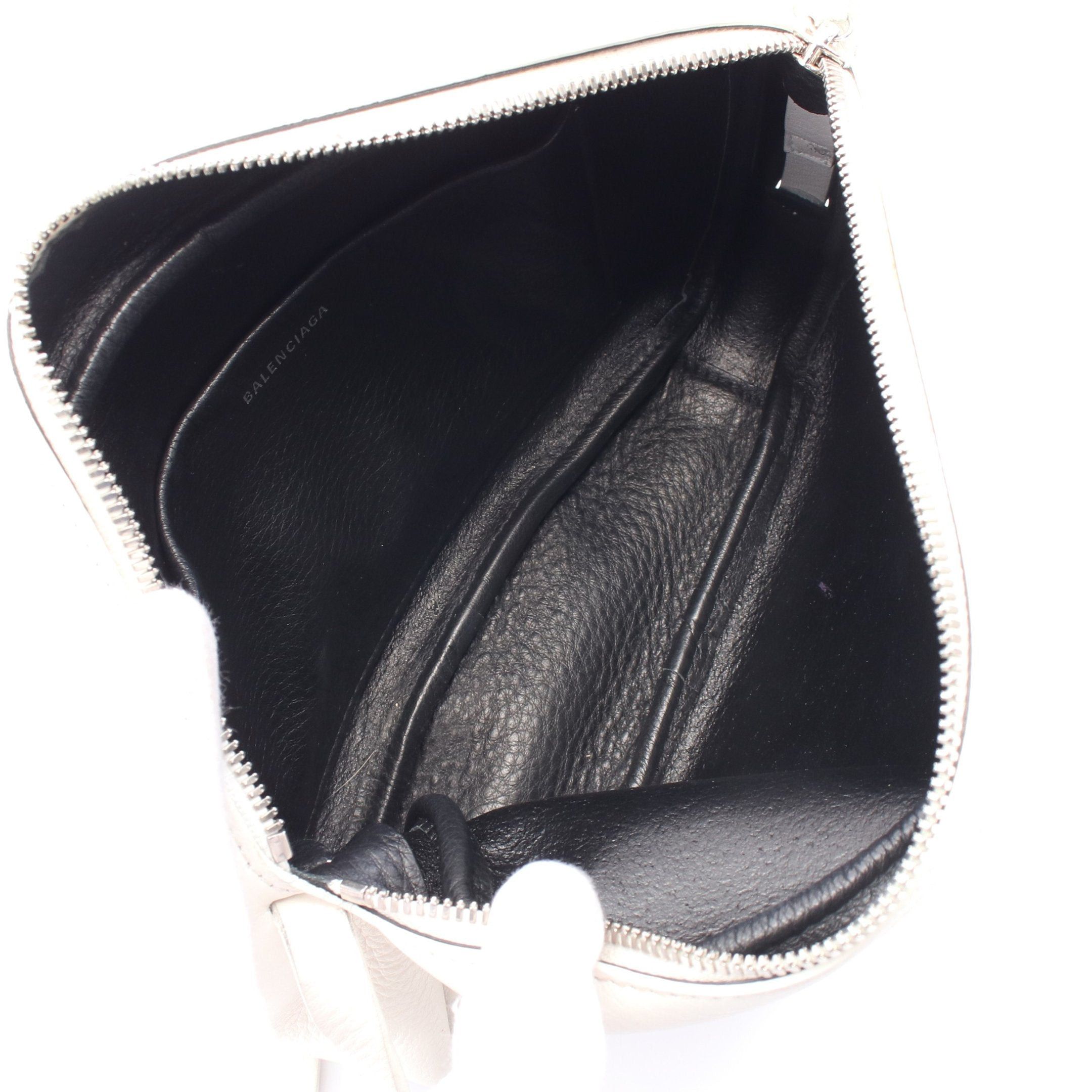 Balenciaga Balenciaga Everyday Camera Bag S Shoulder Leather White Size ONE SIZE - 3 Thumbnail
