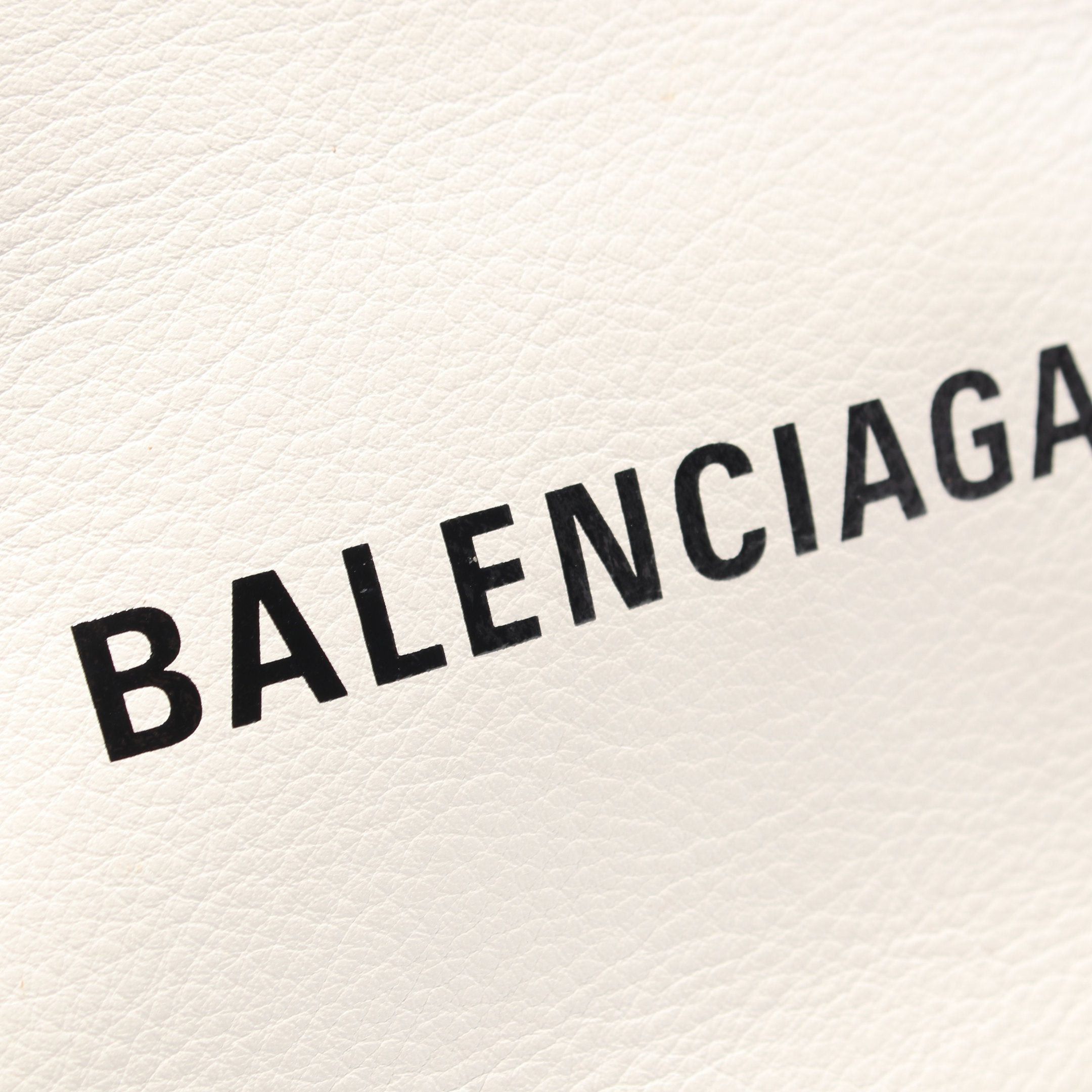 Balenciaga Balenciaga Everyday Camera Bag S Shoulder Leather White Size ONE SIZE - 8 Thumbnail