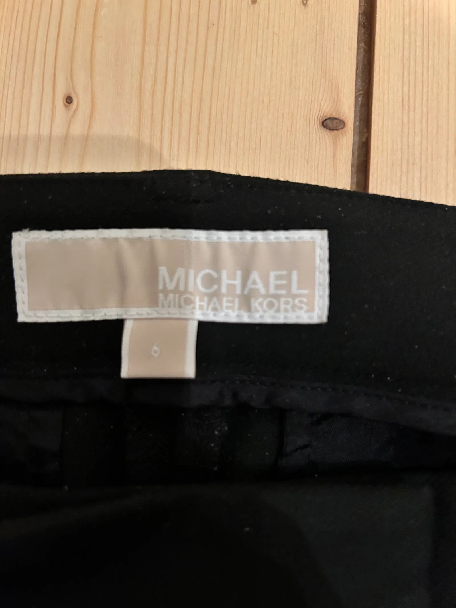 Michael Kors Michael Kors Pants Size 26" / US 2 / IT 38 - 2 Thumbnail