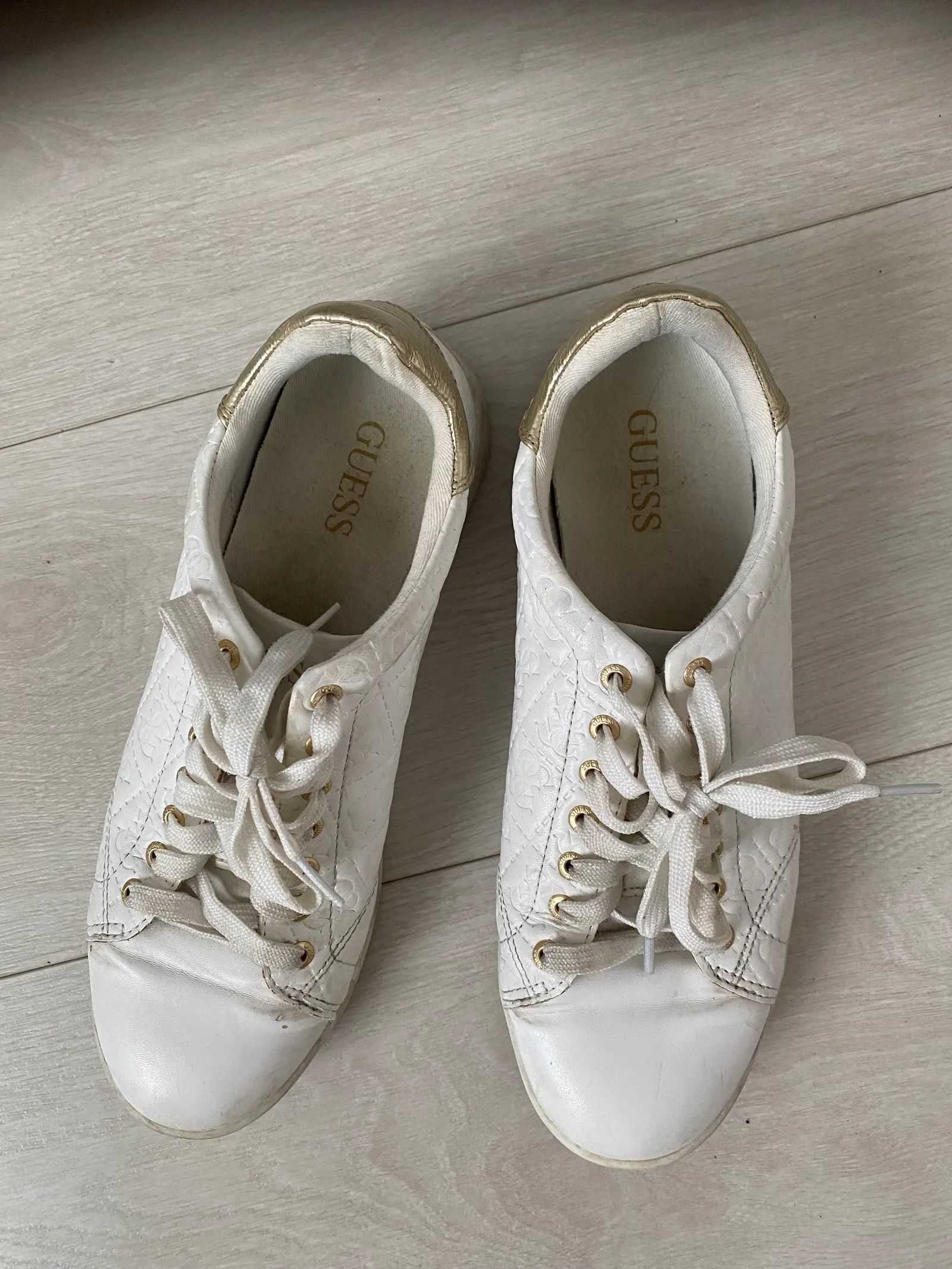 Guess Guess Sneakers Size US 11 / IT 41 - 2 Thumbnail