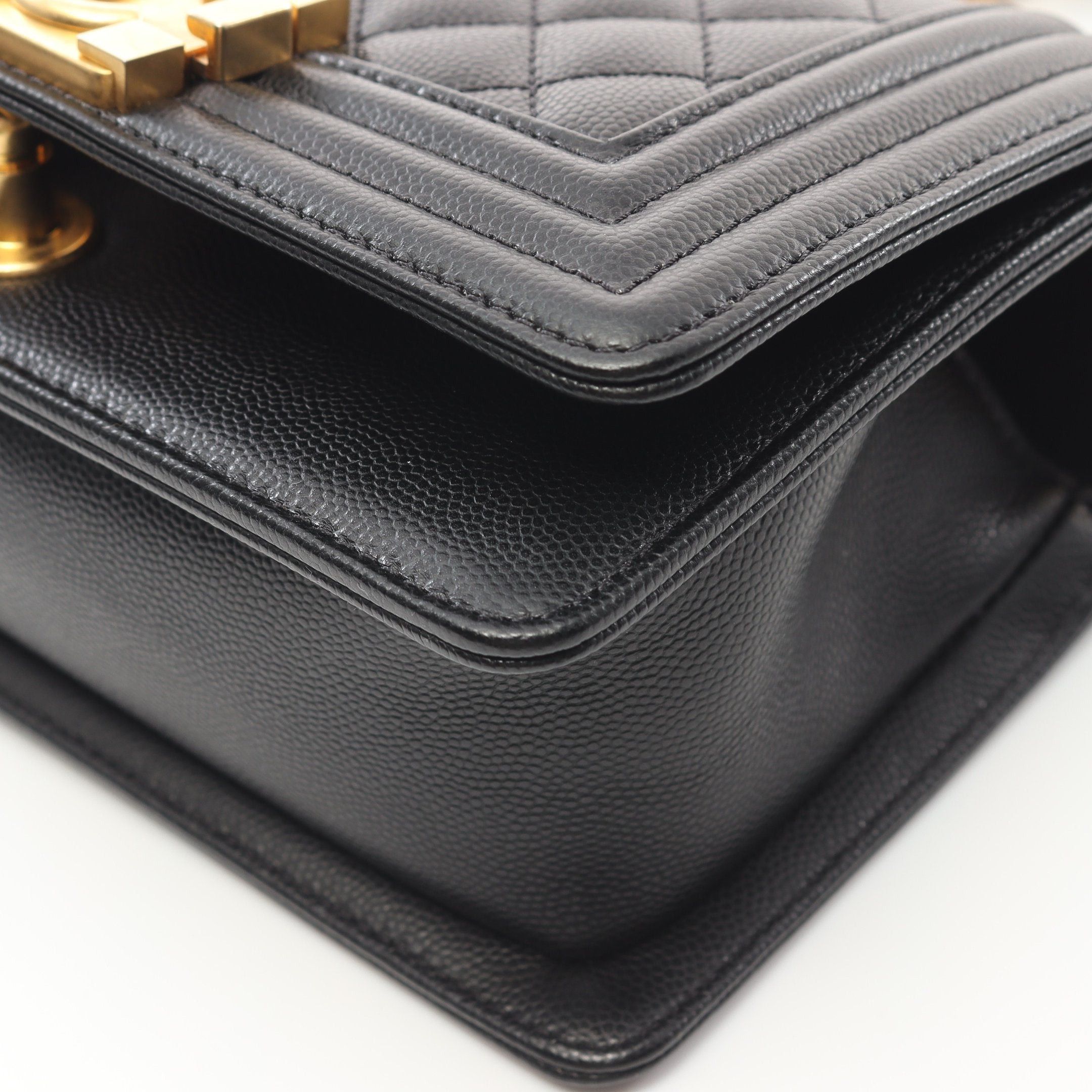Chanel Chanel Boy Chanel Small Chain Shoulder Bag Caviar Skin Black Gold Hardware Size ONE SIZE - 6 Thumbnail