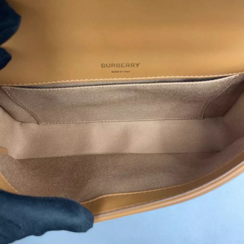 Burberry Burberry Leather Chain Crossbody Bag Size ONE SIZE - 9 Thumbnail