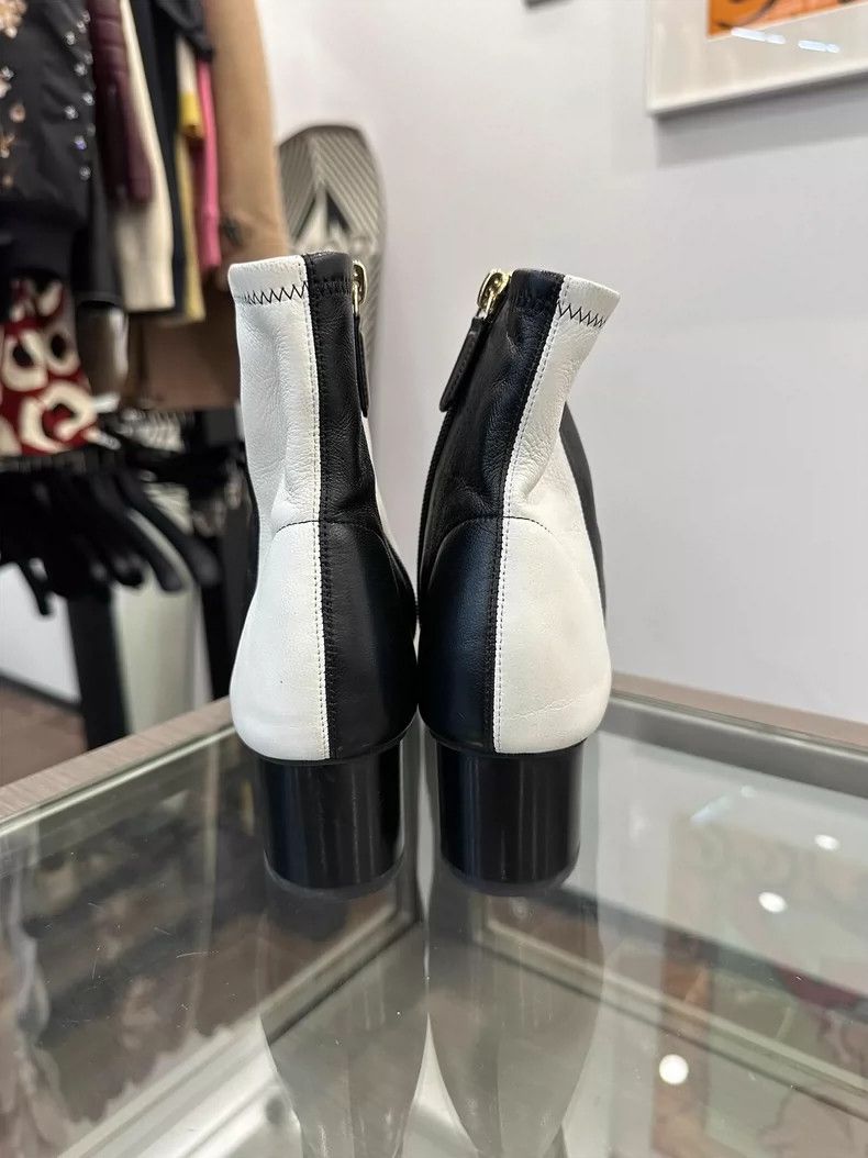 Chanel Chanel Black and White Short Ankle Boots Size US 6.5 / EU 39-40 - 4 Thumbnail