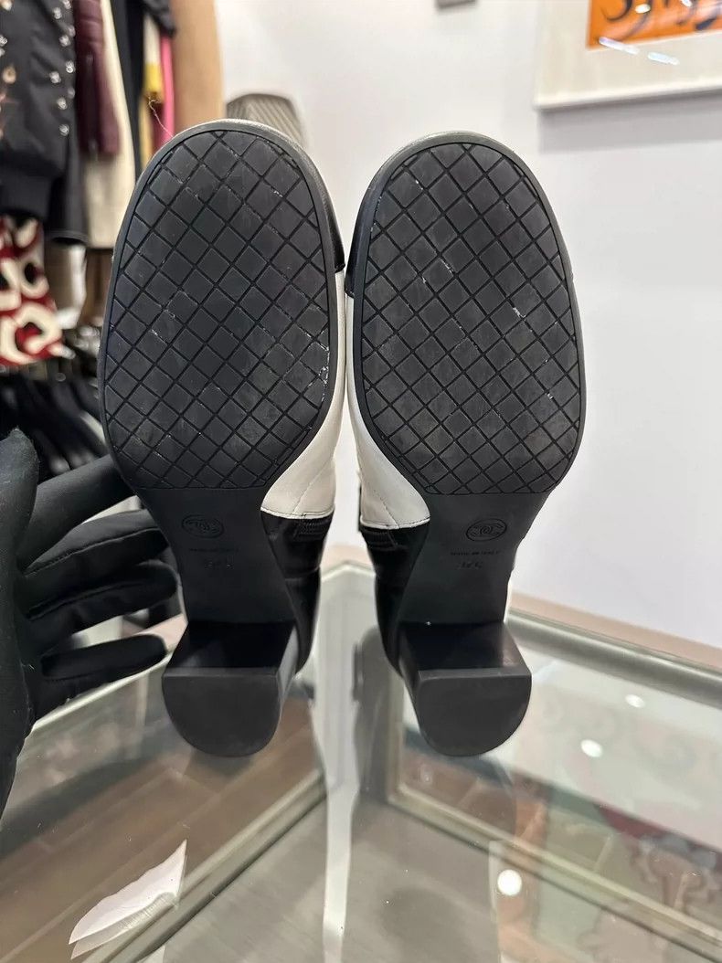 Chanel Chanel Black and White Short Ankle Boots Size US 6.5 / EU 39-40 - 6 Thumbnail