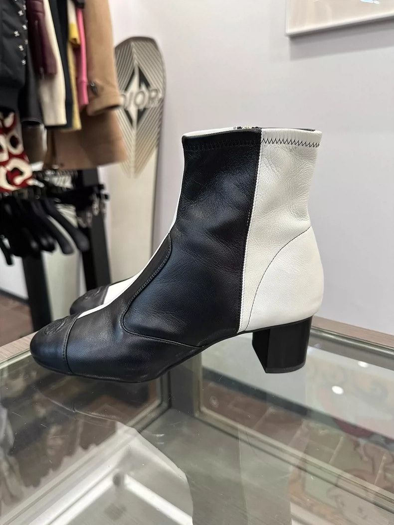 Chanel Chanel Black and White Short Ankle Boots Size US 6.5 / EU 39-40 - 3 Thumbnail