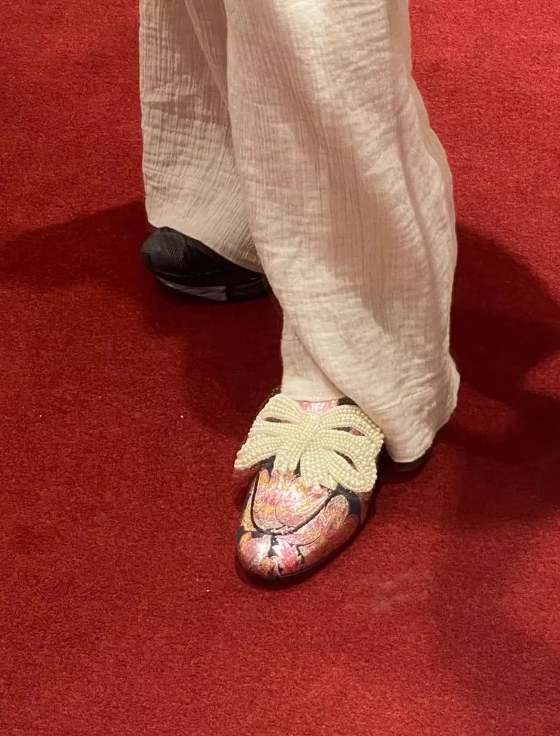 Gucci Gucci Pearl Butterfly Women's Slippers Size 37.5 Size US 7.5 / EU 40-41 - 2 Thumbnail