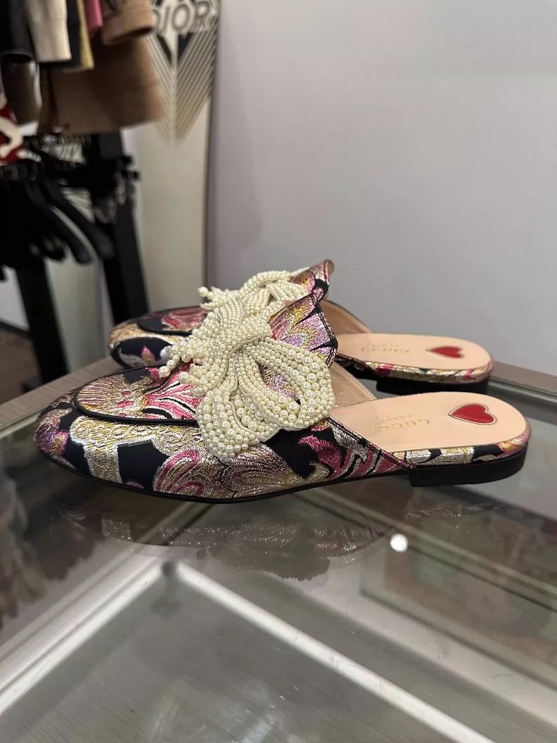 Gucci Gucci Pearl Butterfly Women's Slippers Size 37.5 Size US 7.5 / EU 40-41 - 4 Thumbnail
