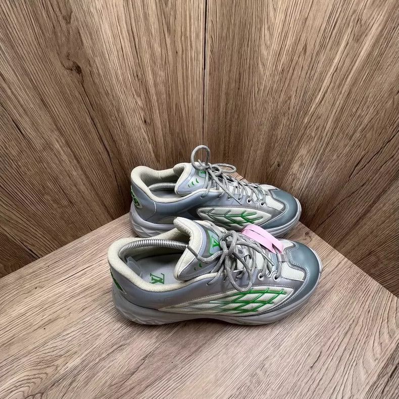 Louis Vuitton LV Discovery Grey Green Sneakers Size 41 Size US 9 / EU 42 - 2 Thumbnail